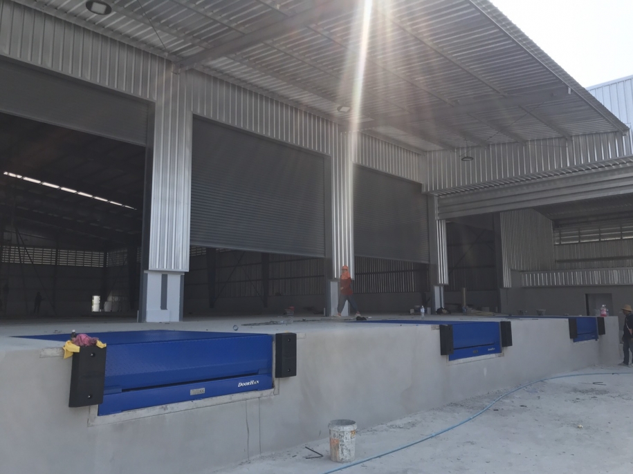 งานติดตั้ง Dock Leveler 